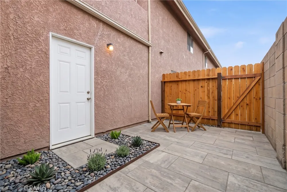 10128 Walnut #E Bellflower, CA 90706