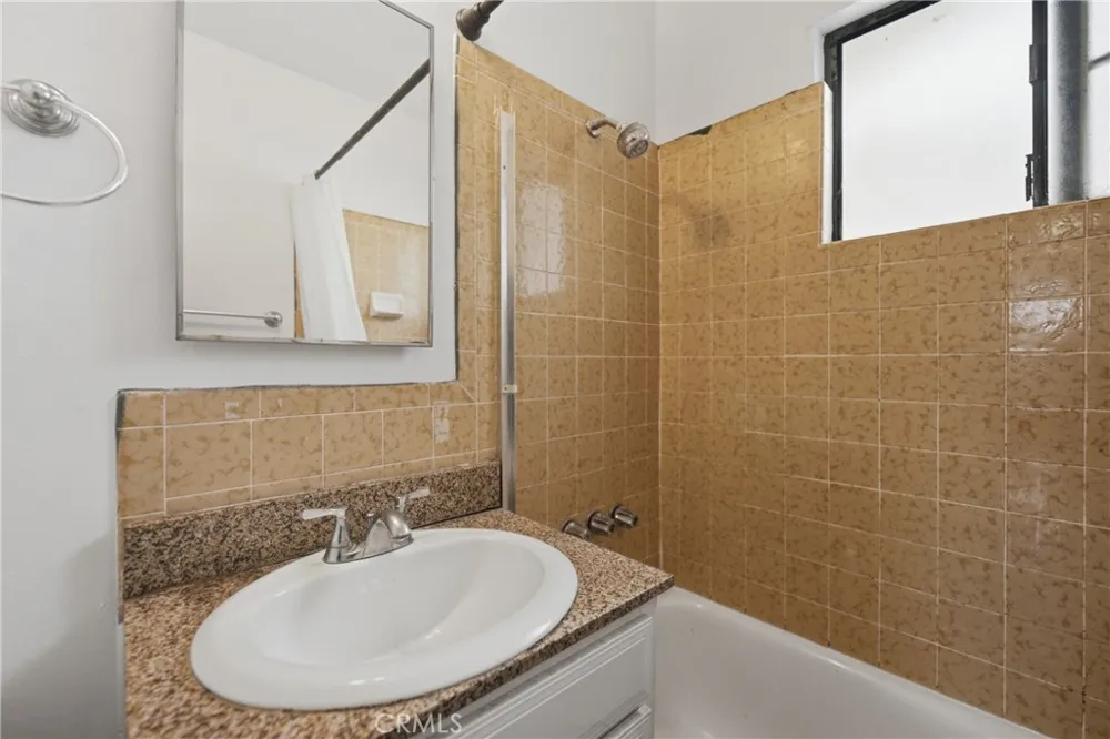10128 Walnut #E Bellflower, CA 90706