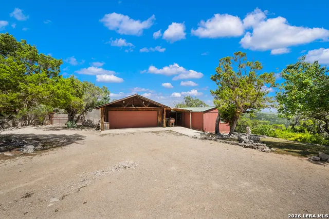 170 OVERLAND TRL W Hunt, TX 78024