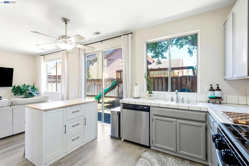 1356 Peppertree Way Tracy, CA 95376