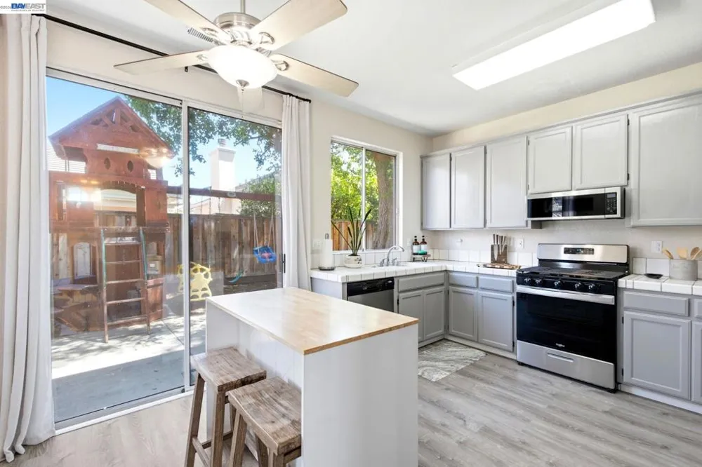 1356 Peppertree Way Tracy, CA 95376