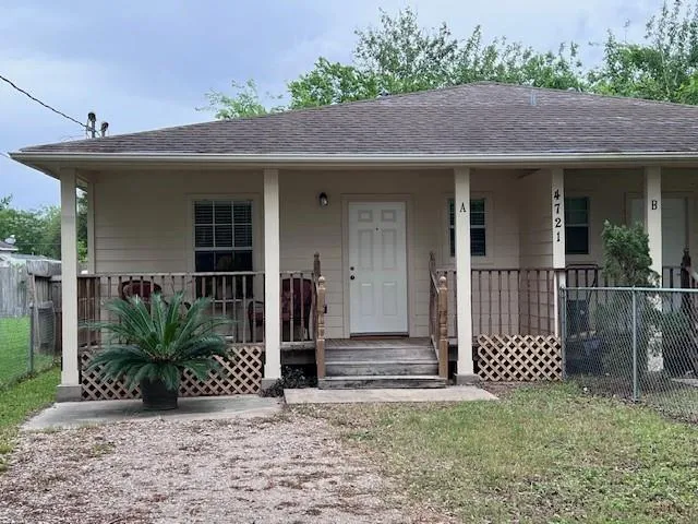 4721 9th Street #A Bacliff, TX 77518