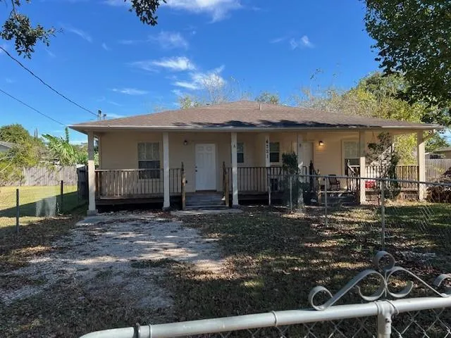 4721 9th Street #A Bacliff, TX 77518