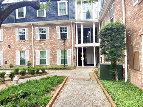 359 Post Oak Lane #118