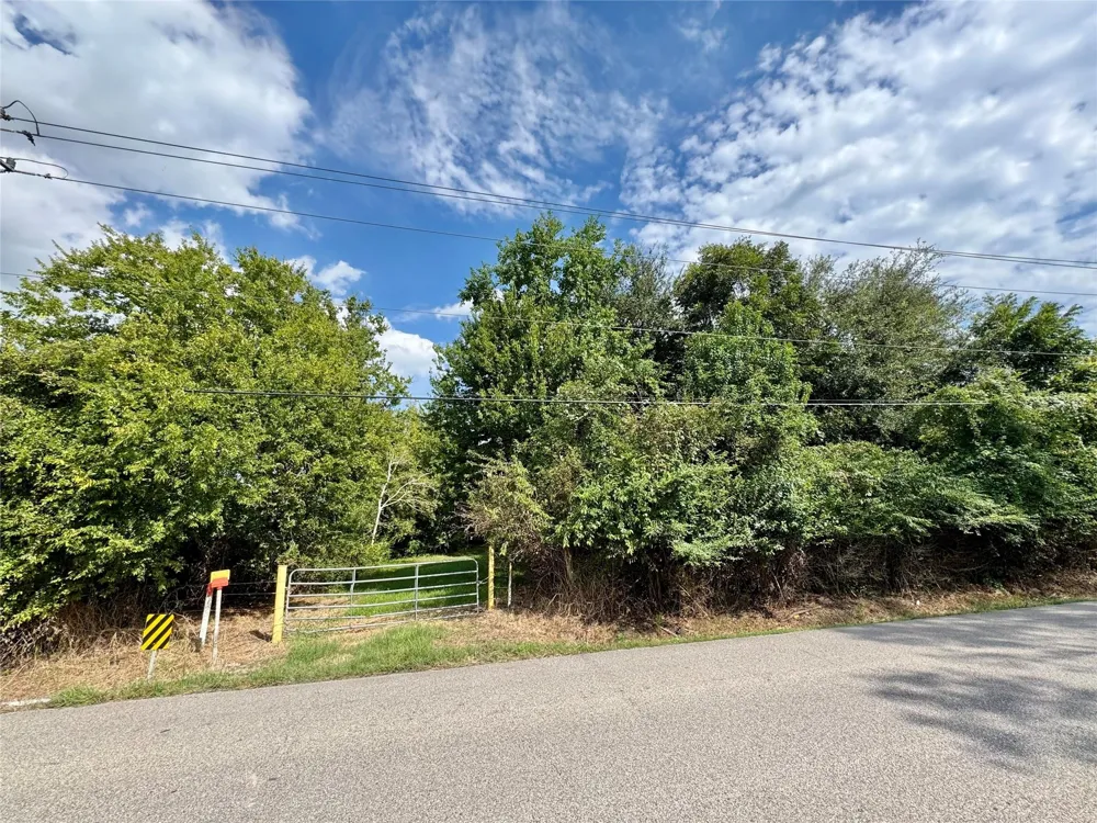 4201 Avenue J Santa Fe, TX 77510