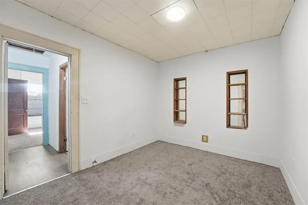 202 S Magnolia Street Highlands, TX 77562