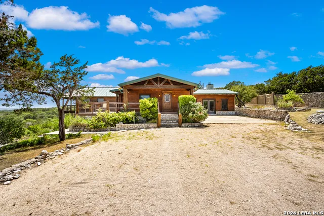 170 OVERLAND TRL W Hunt, TX 78024