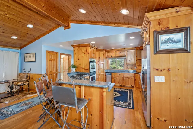 170 OVERLAND TRL W Hunt, TX 78024