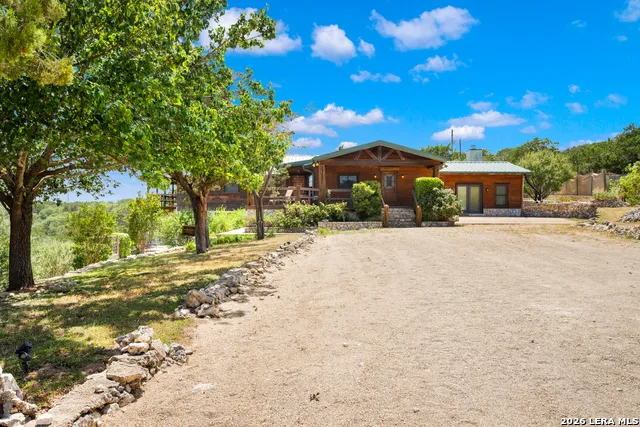 170 OVERLAND TRL W Hunt, TX 78024