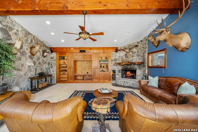 170 OVERLAND TRL W Hunt, TX 78024