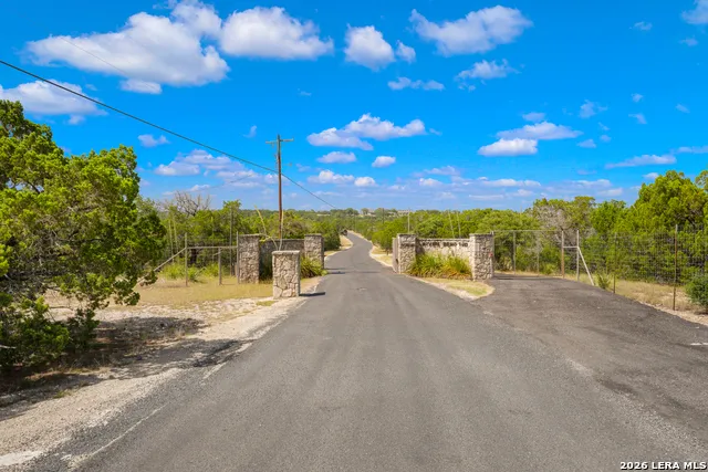 170 OVERLAND TRL W Hunt, TX 78024