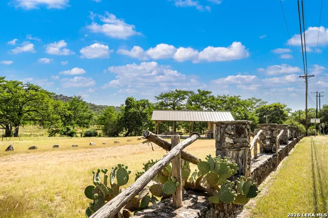 170 OVERLAND TRL W Hunt, TX 78024
