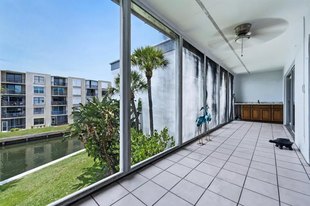 200 Waterway Drive S #309 Lantana, FL 33462