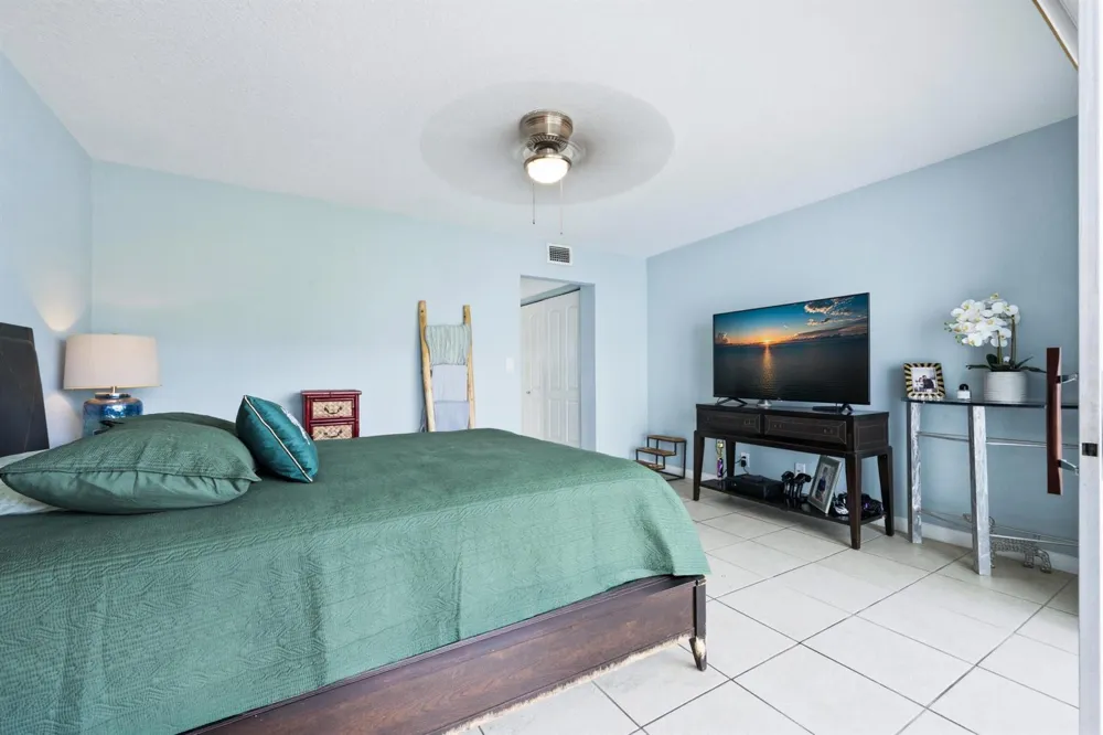 200 Waterway Drive S #309 Lantana, FL 33462