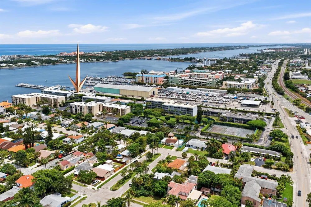 200 Waterway Drive S #309 Lantana, FL 33462
