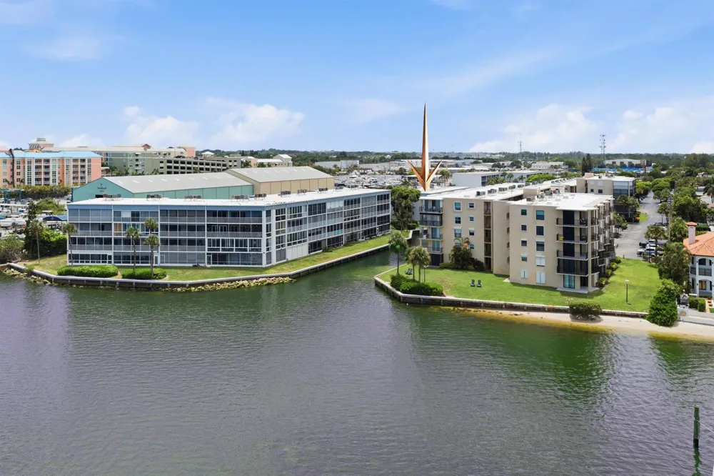 200 Waterway Drive S #309 Lantana, FL 33462