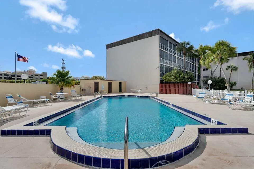 200 Waterway Drive S #309 Lantana, FL 33462