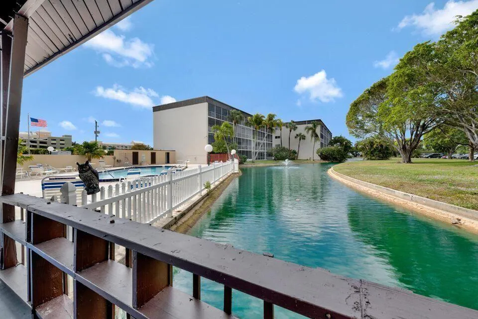 200 Waterway Drive S #309 Lantana, FL 33462