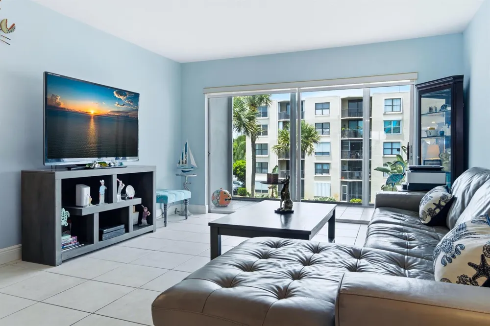 200 Waterway Drive S #309 Lantana, FL 33462