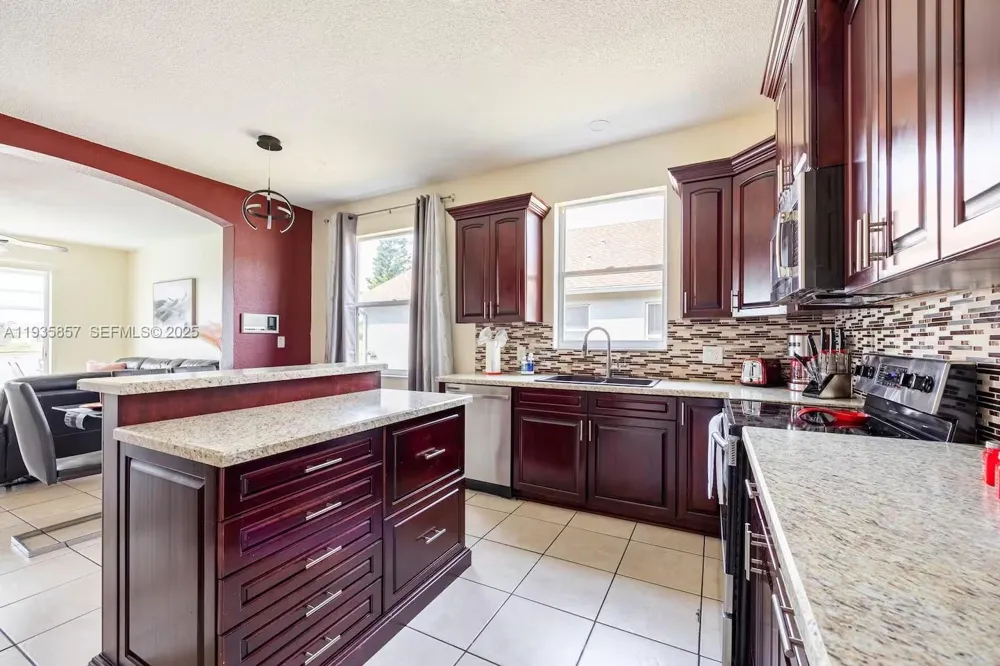 2139 Mallard Creek Cir #0 Kissimmee, FL 34743