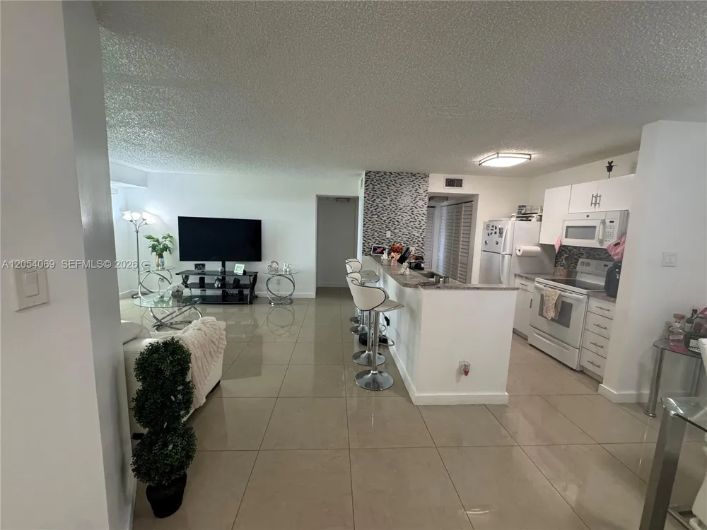 10610 SW 158th Ct #206 Miami, FL 33196