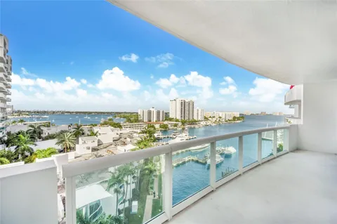 7910 Harbor Island Dr #801