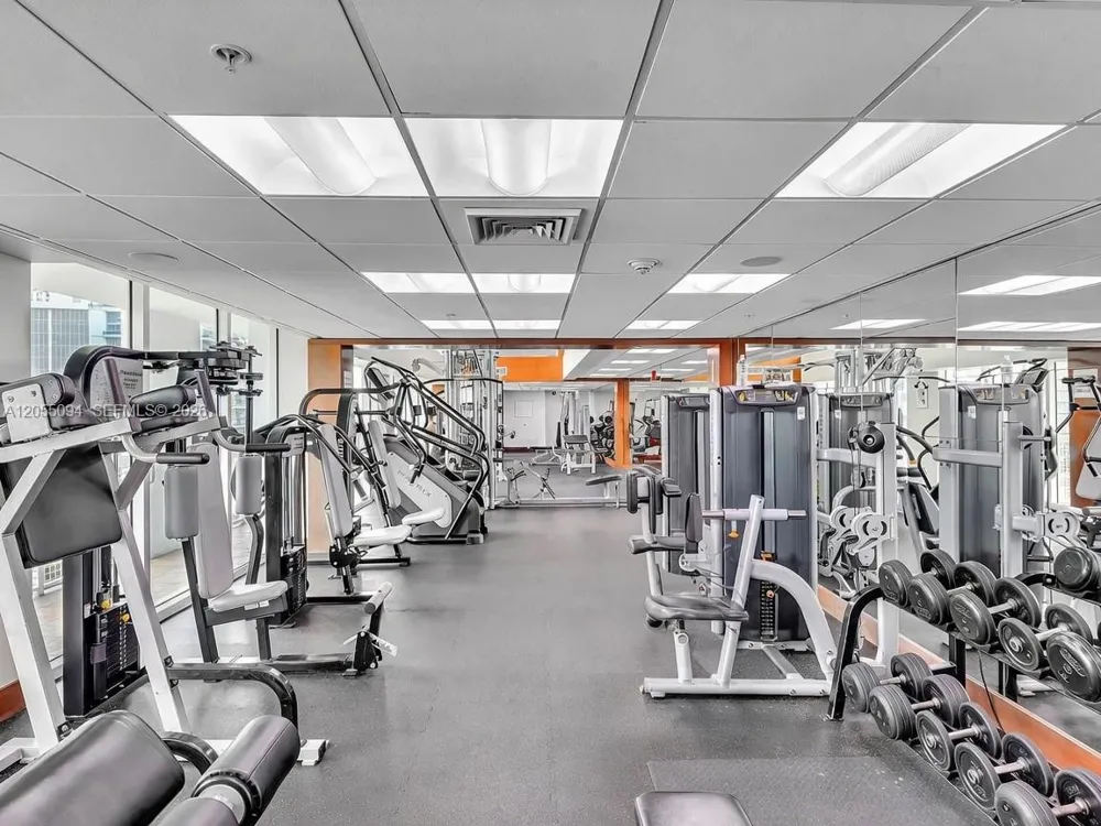 31 SE 5th St #3712 Miami, FL 33131