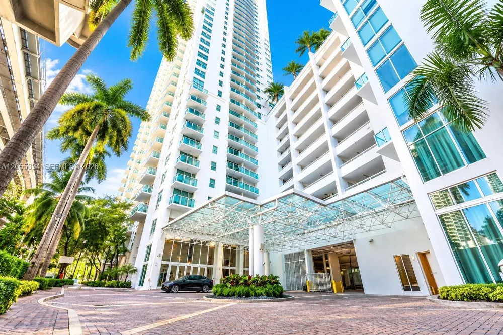 31 SE 5th St #3712 Miami, FL 33131