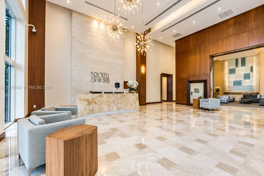 31 SE 5th St #3712 Miami, FL 33131