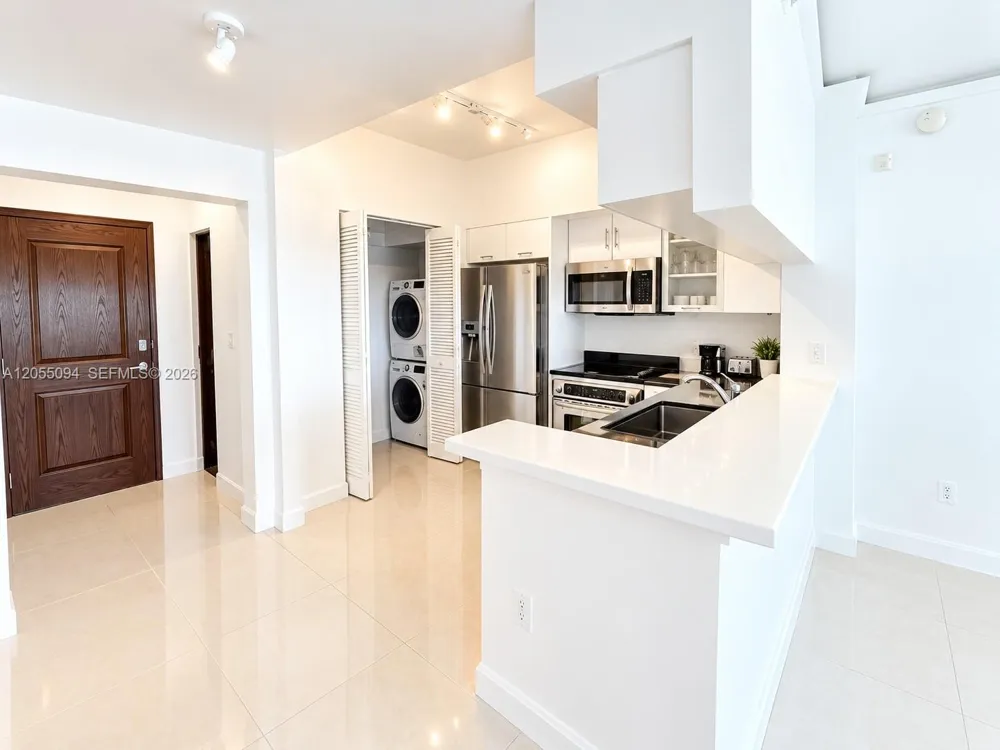 31 SE 5th St #3712 Miami, FL 33131