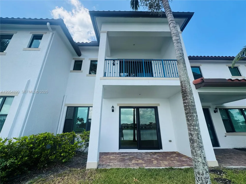 1409 SW 113th Ave Pembroke Pines, FL 33025