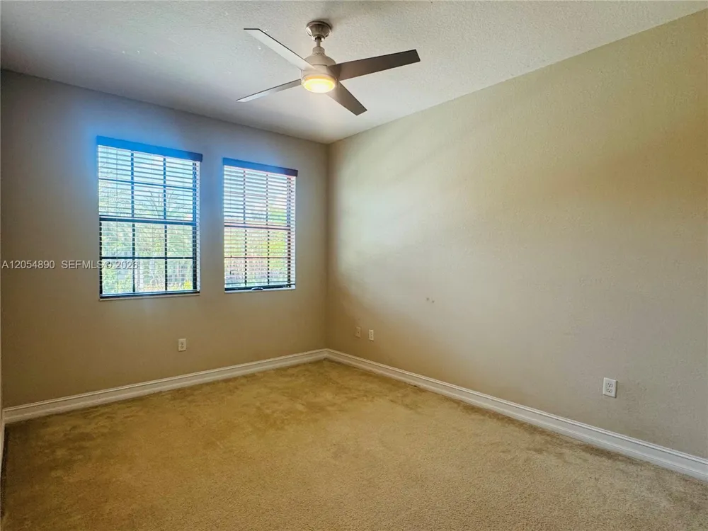 1409 SW 113th Ave Pembroke Pines, FL 33025