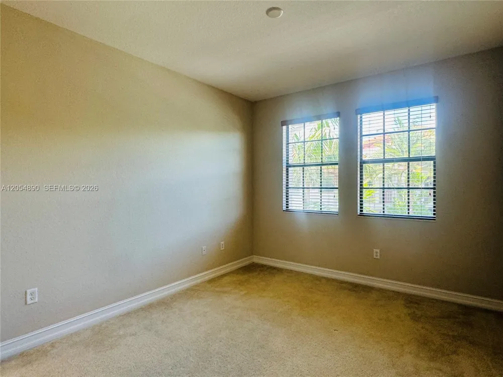 1409 SW 113th Ave Pembroke Pines, FL 33025