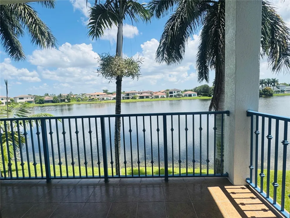 1409 SW 113th Ave Pembroke Pines, FL 33025