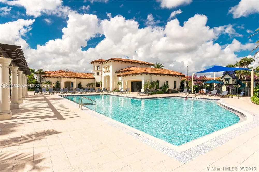 1409 SW 113th Ave Pembroke Pines, FL 33025