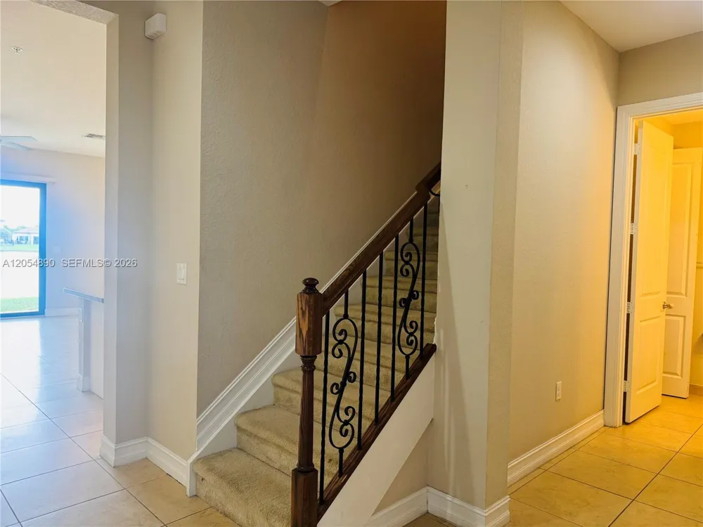 1409 SW 113th Ave Pembroke Pines, FL 33025