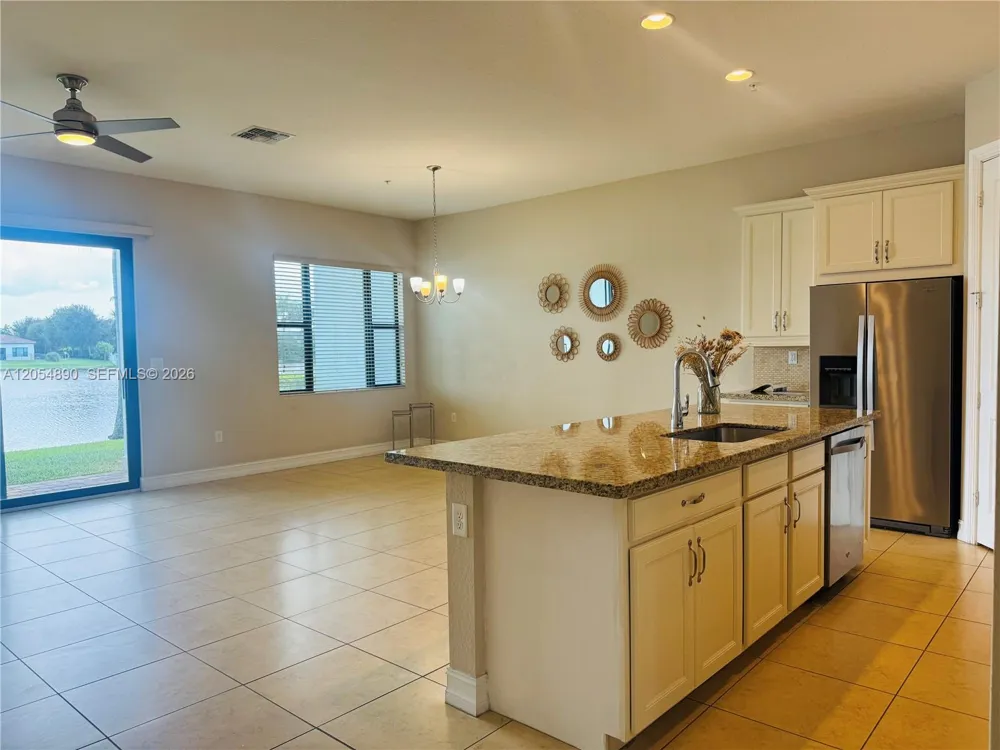 1409 SW 113th Ave Pembroke Pines, FL 33025