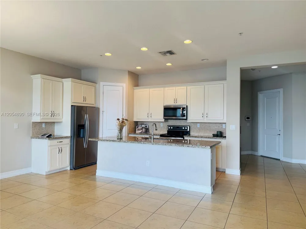1409 SW 113th Ave Pembroke Pines, FL 33025
