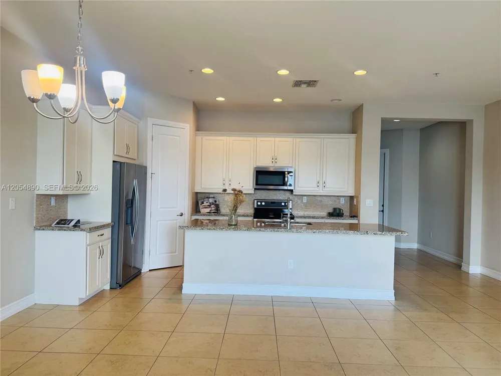 1409 SW 113th Ave Pembroke Pines, FL 33025