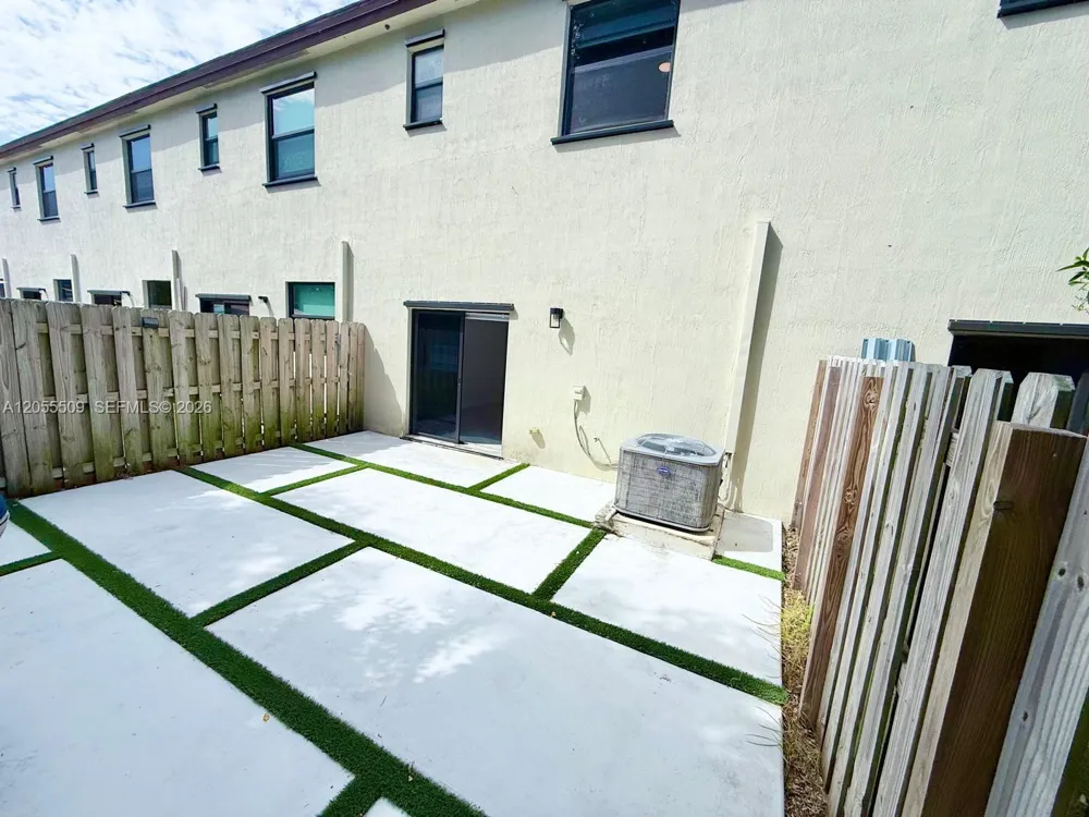 9965 SW 228th Ter Miami, FL 33190