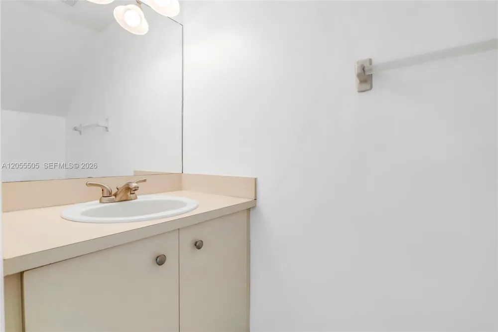 7050 SW 42nd Ct Davie, FL 33314