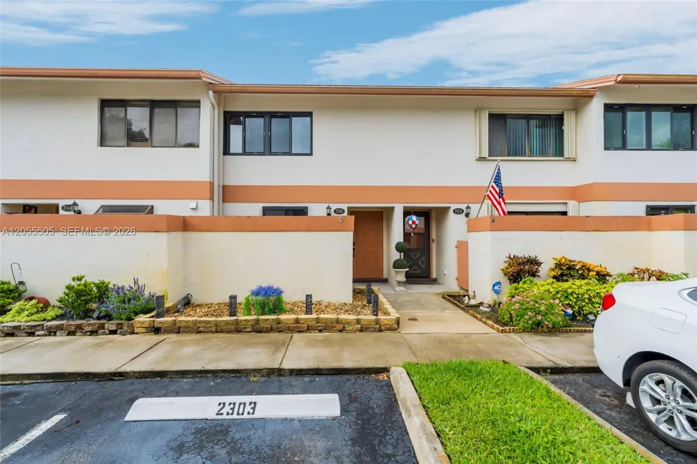 7050 SW 42nd Ct Davie, FL 33314