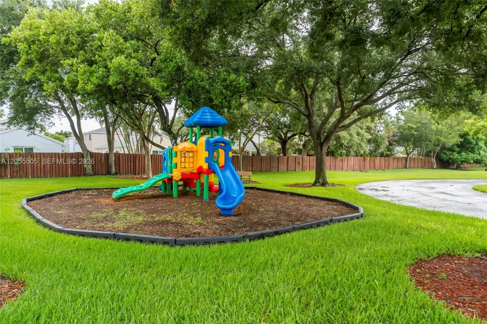 7050 SW 42nd Ct Davie, FL 33314