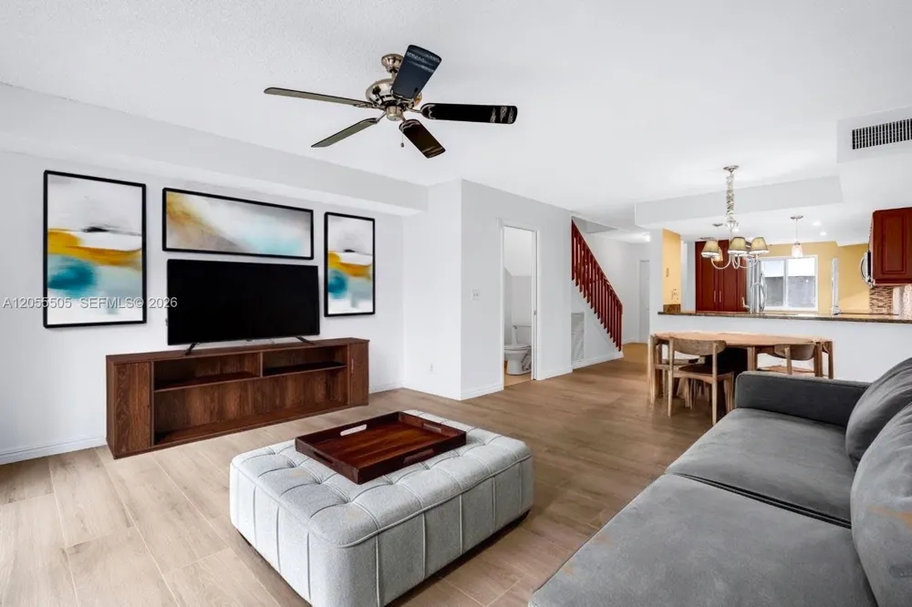 7050 SW 42nd Ct Davie, FL 33314