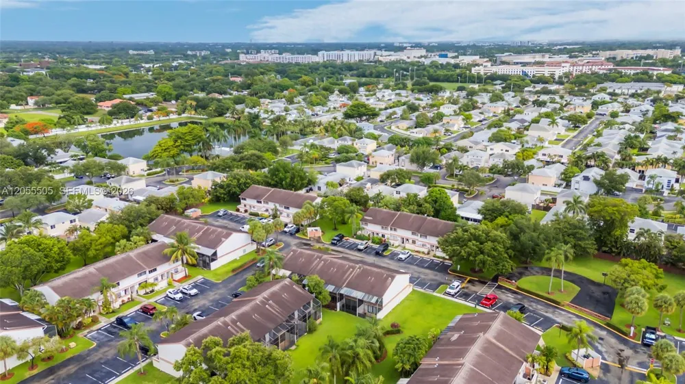 7050 SW 42nd Ct Davie, FL 33314
