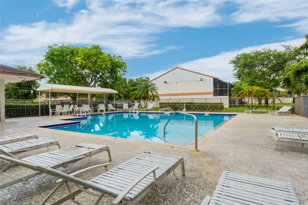 7050 SW 42nd Ct Davie, FL 33314
