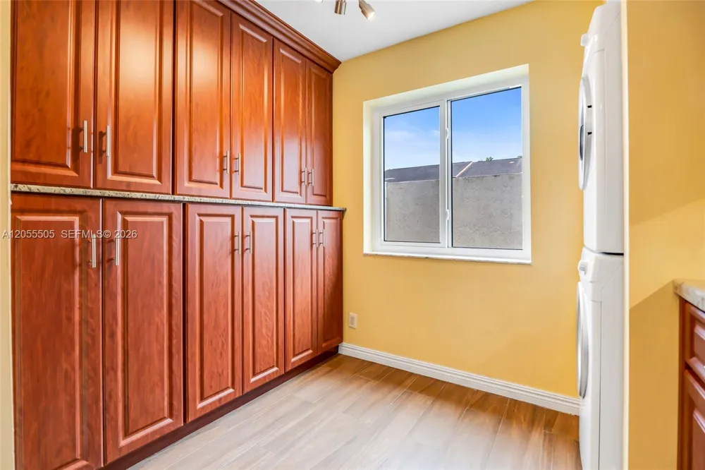 7050 SW 42nd Ct Davie, FL 33314