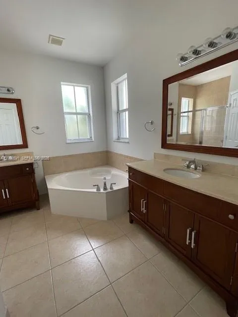 10731 NW 74th Ter #. Doral, FL 33178