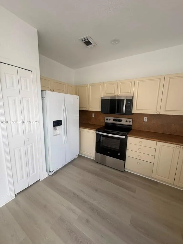 5420 NW 107th Ave #301 Doral, FL 33178