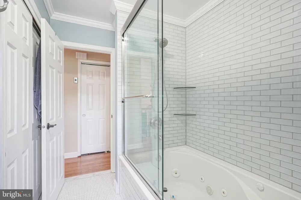 1024 OXMEAD Eastampton, NJ 08060